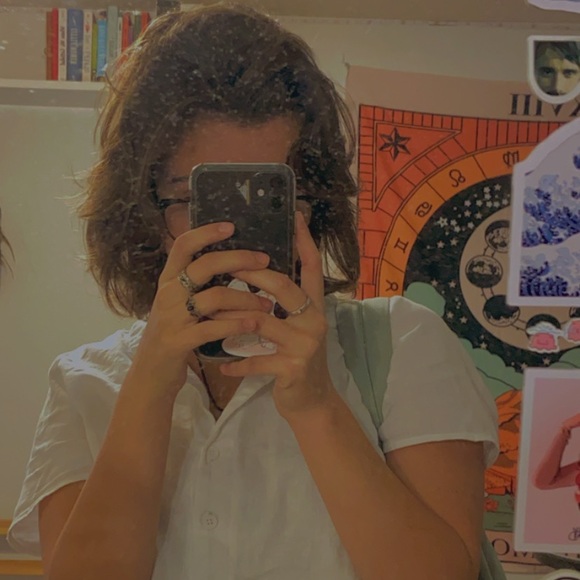 Meet your Posher, Emily - Picture 2 of 3